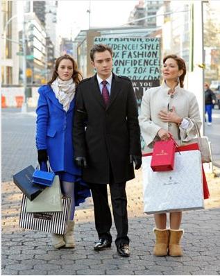 Blair,Chuck ve Annesi Elena Bass