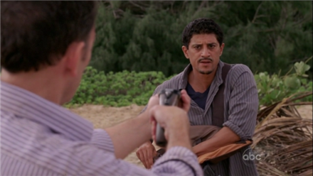 Ben Caesar'ı vurur.