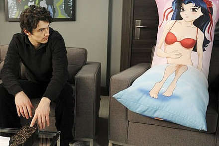 James Franco, Liz Lemon ve Anime Karakterli Yastıkları 